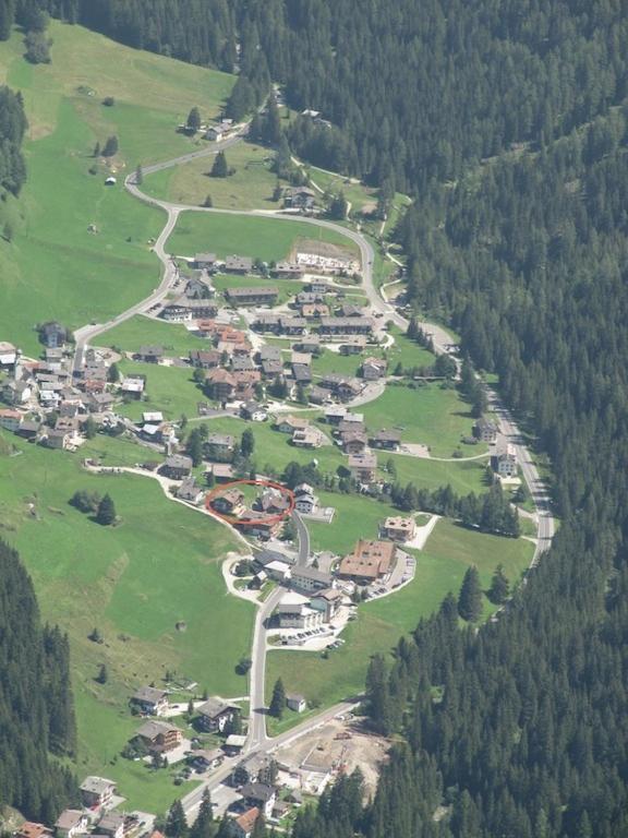 Appartamenti Chalet Orchidea Canazei Exterior foto