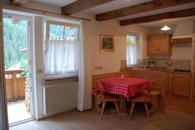 Appartamenti Chalet Orchidea Canazei Exterior foto